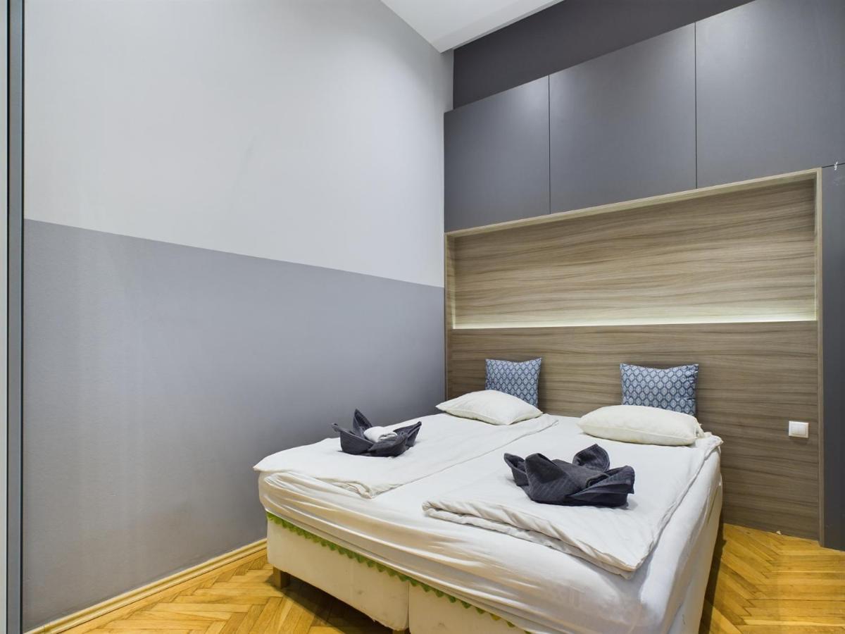 Gray Stylish Central Apartment Budapest Exterior foto